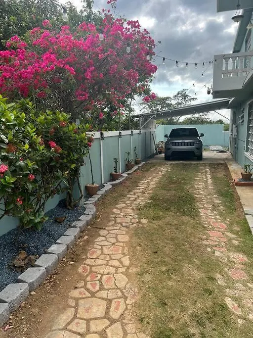 Playa Y Campo Getaway Apartment Isabela